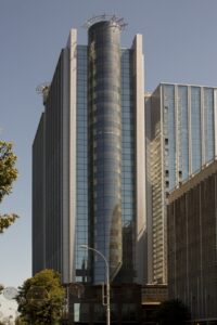 Гостиничный комплекс Marriott в Краснодаре: вентилируемый фасад как инструмент архитектурной выразительности