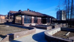 Коттедж с клинкерной плиткой в Москве: вентилируемый фасад как стандарт загородного строительства