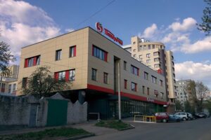 Административное здание на ул. Мичурина в Калуге: технологичные вентилируемые фасады