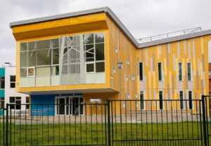 Детский сад в Сосновом Бору: вентилируемый фасад из фиброцементных панелей