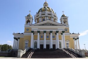 Кафедральный Собор Рождества Христова в Челябинске: архитектурная выразительность и надежность навесных фасадных систем