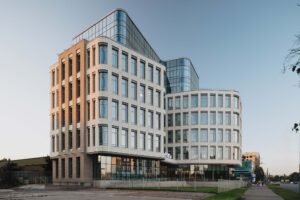 Вентилируемые фасады для высокотехнологичного офисного центра PERCo в Санкт-Петербурге
