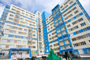 Жилой комплекс на проспекте Маршала Жукова в Иркутске: вентилируемый фасад из фиброцемента